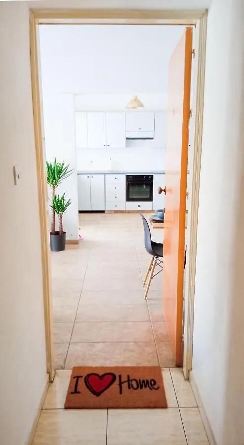 Luxury Private Rooms -Sea View, Netflix, Gym- 5 Min From Beach! - Private Room In Shared Apartment لارنكا