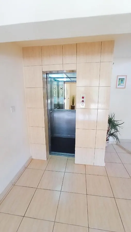 منزل للإقامة Luxury Private Rooms -Sea View, Netflix, Gym- 5 Min From Beach! - Private Room In Shared Apartment لارنكا قبرص