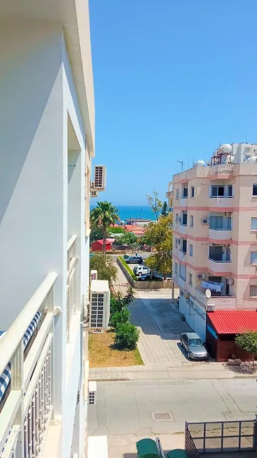 Luxury Private Rooms -Sea View, Netflix, Gym- 5 Min From Beach! - Private Room In Shared Apartment لارنكا 0*,  قبرص