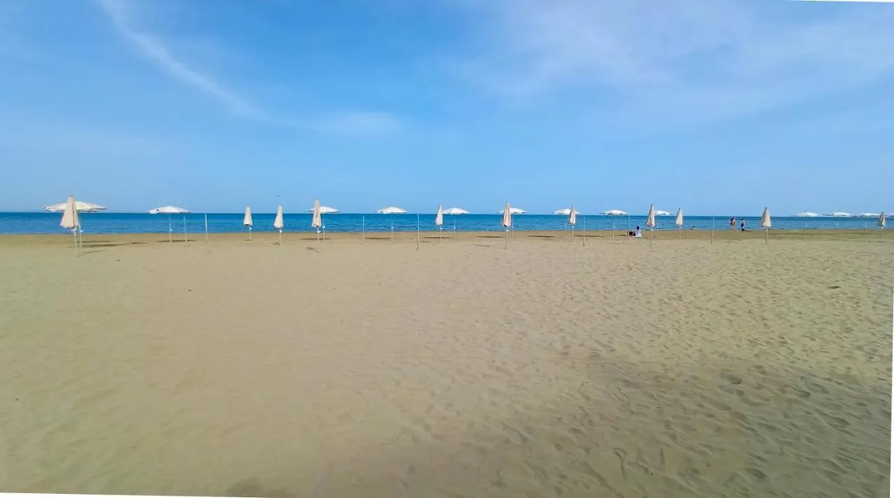 Luxury Private Rooms -Sea View, Netflix, Gym- 5 Min From Beach! - Private Room In Shared Apartment لارنكا