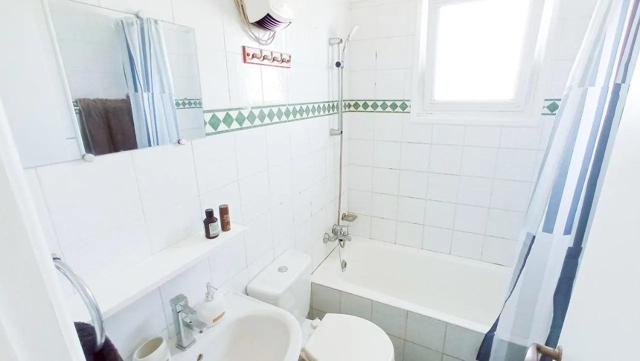 منزل للإقامة Luxury Private Rooms -Sea View, Netflix, Gym- 5 Min From Beach! - Private Room In Shared Apartment لارنكا
