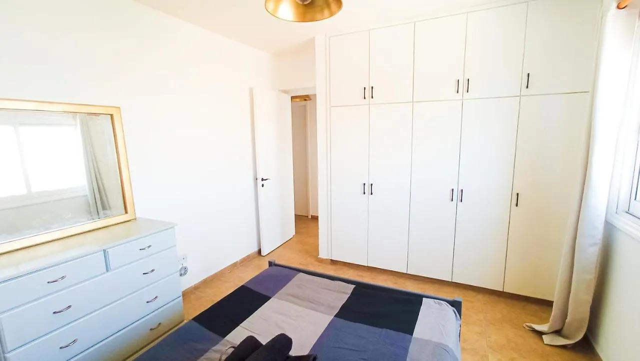 Luxury Private Rooms -Sea View, Netflix, Gym- 5 Min From Beach! - Private Room In Shared Apartment Larnaca Homestay