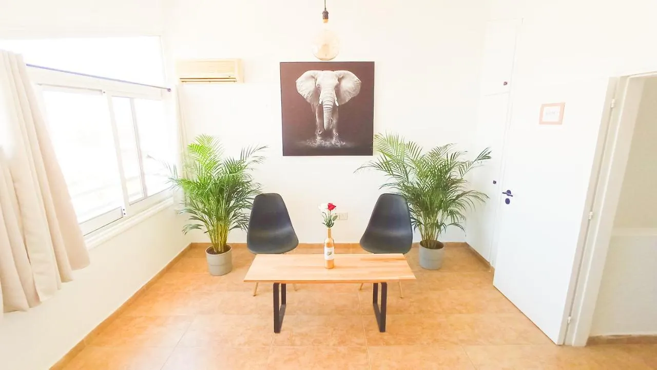 Luxury Private Rooms -Sea View, Netflix, Gym- 5 Min From Beach! - Private Room In Shared Apartment لارنكا 0*,  قبرص