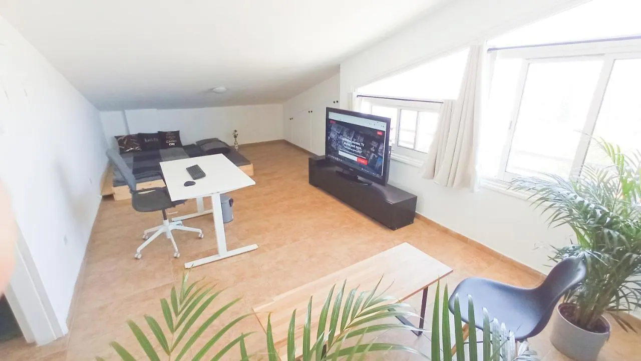 Luxury Private Rooms -Sea View, Netflix, Gym- 5 Min From Beach! - Private Room In Shared Apartment لارنكا