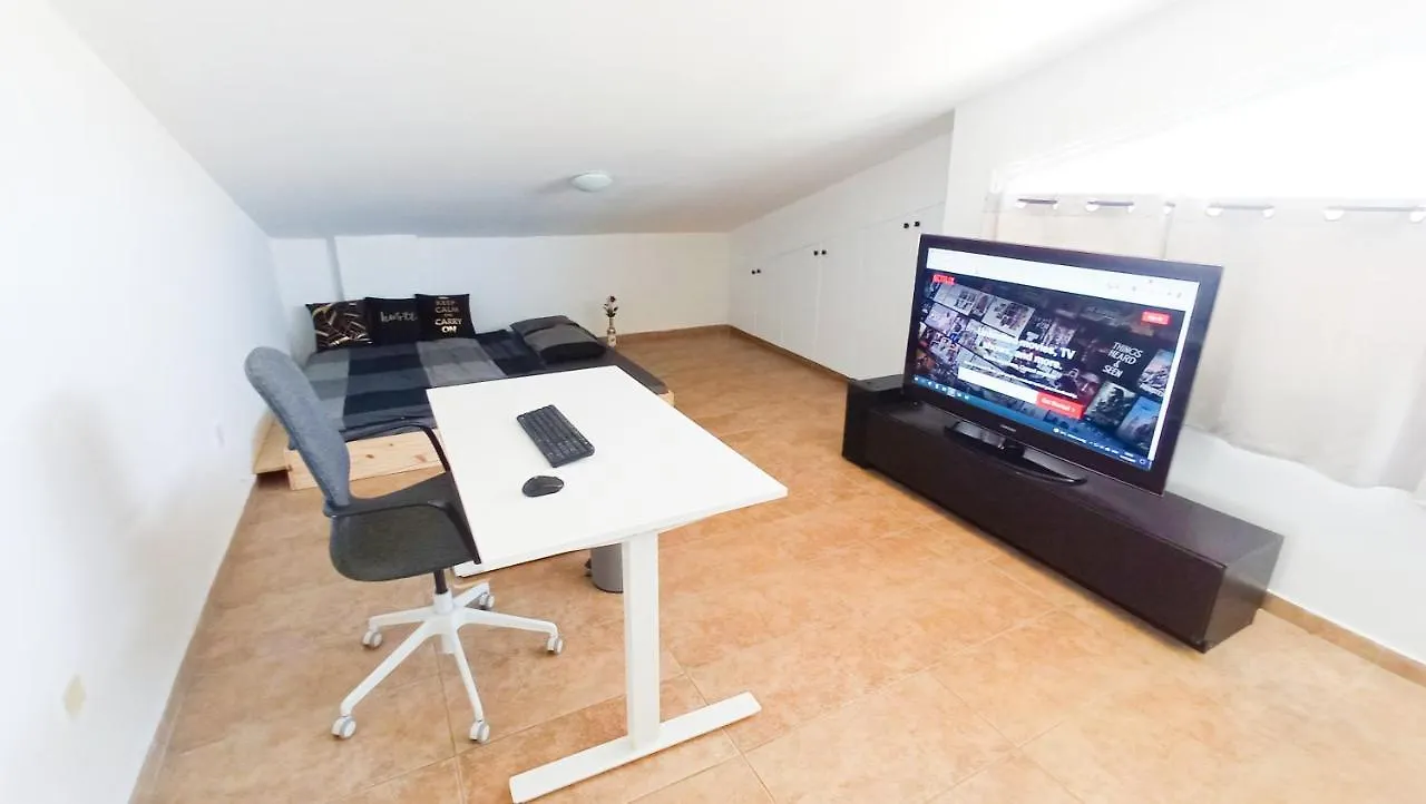 منزل للإقامة Luxury Private Rooms -Sea View, Netflix, Gym- 5 Min From Beach! - Private Room In Shared Apartment لارنكا